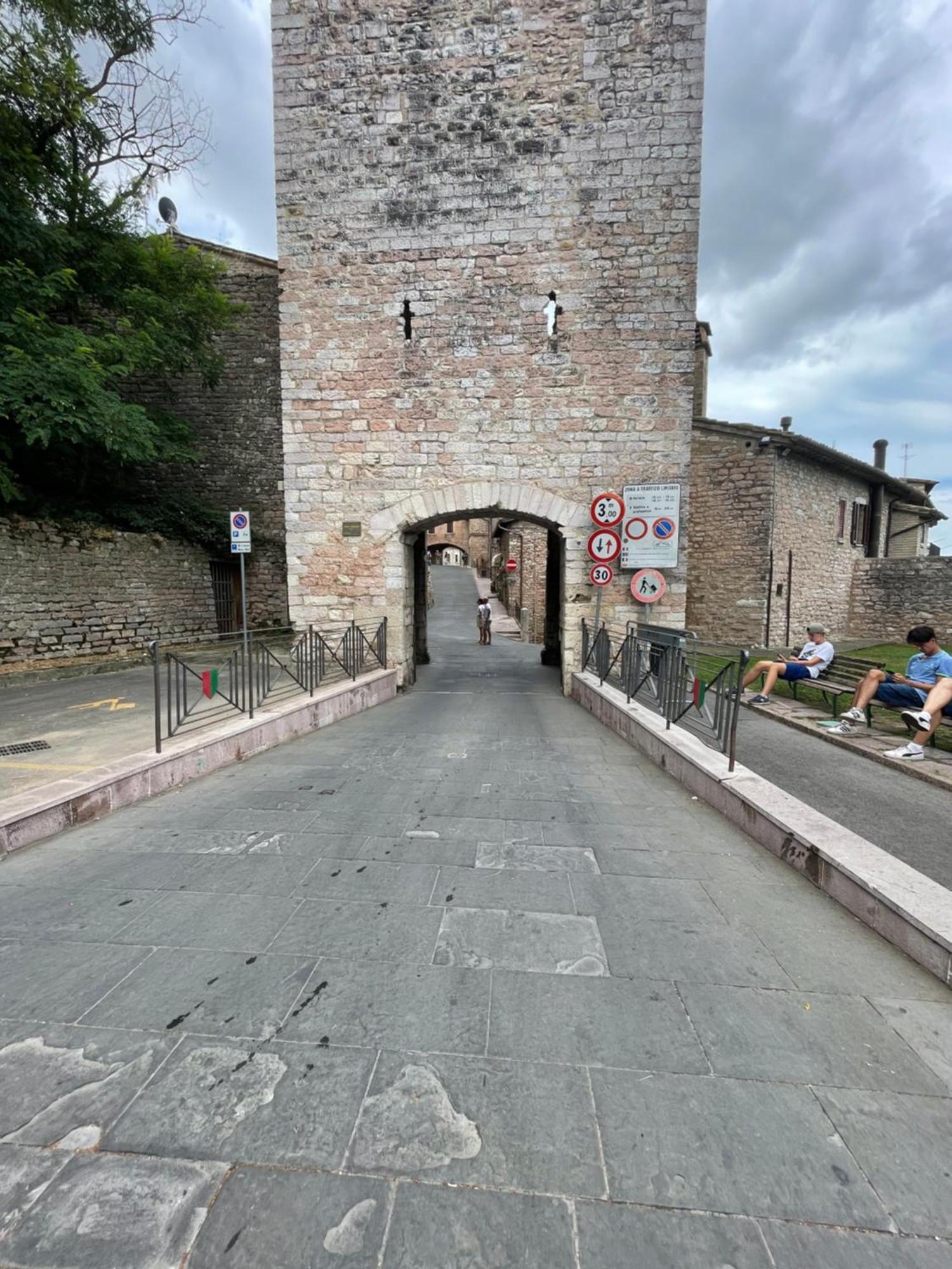 Happy House - Porta San Giacomo Daire Assisi Dış mekan fotoğraf